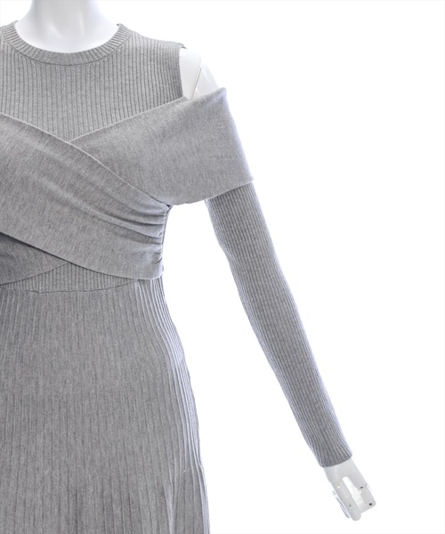 clear（クリア）の「オープンショルダーフレアロングニットワンピース [二の腕カバー 1枚で着れる 骨格ウェーブ]≪再入荷≫（ワンピース・レディース・ブラック/グレー・F）」の11枚目の写真