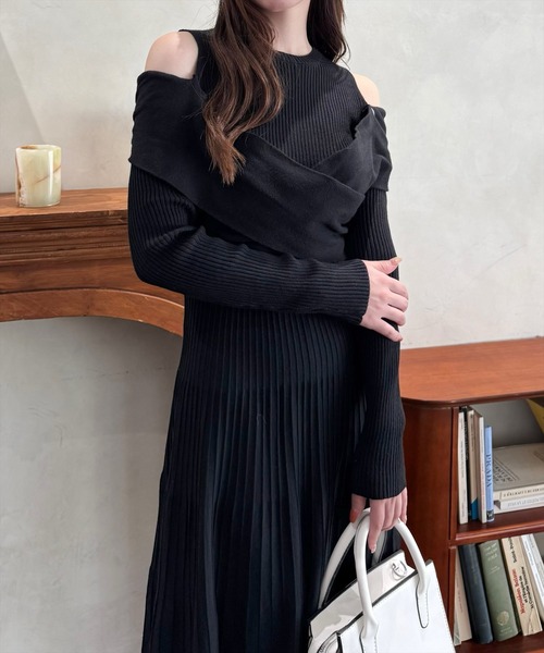 clear（クリア）の「オープンショルダーフレアロングニットワンピース [二の腕カバー 1枚で着れる 骨格ウェーブ]≪再入荷≫（ワンピース・レディース・ブラック/グレー・F）」の3枚目の写真