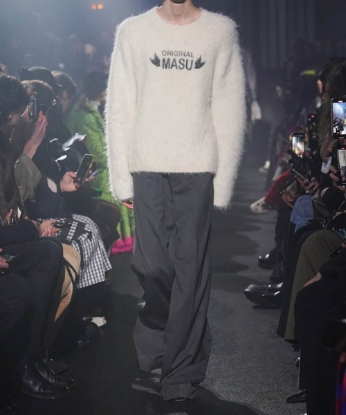 MASU（エムエーエスユー）の「【MASU/エムエーエスユー】ORIGINAL MASU BRUSHED SWEATER（ニット/セーター・メンズ・ホワイト・46/44）」の2枚目の写真