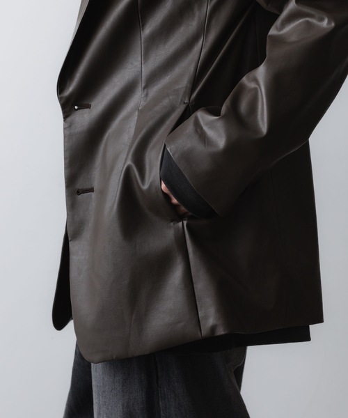 VEIN (ヴェイン)の「シンセティックレザー 2B JKT / SYNTHETIC LEATHER 2B JKT(テーラードジャケット・メンズ・ブラック/ブラウン・1/2/3)」の10枚目の写真