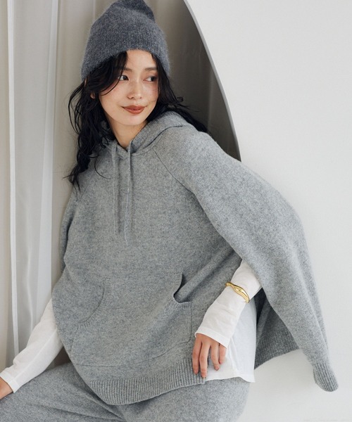 【新品同様】デイジーリン　サイドスリットロゴ　ニットパーカー　フーディー　グレー BARNYARDSTORM（バンヤードストーム）の「BARNYARDSTORM / 深スリット