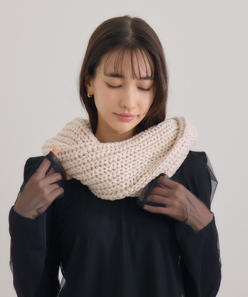 KATHARINE ROSS(キャサリンロス)の「【KATHARINE ROSS】【WEB限定】ヒネリニットスヌード(マフラー・レディース・アイボリー/グレー/モカ・MEDIUM)」の5枚目の写真
