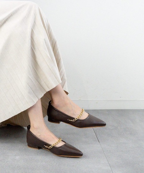 Fabby fabby（ファビィーファビィー）の「ポインテッドストラップチェーンパンプス（パンプス・レディース・ベージュ/ブラウン/ブラック/シルバー・SMALL/LARGE/MEDIUM）」の10枚目の写真
