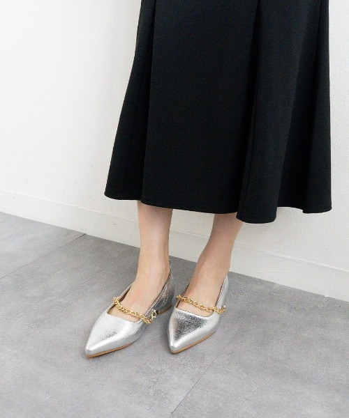 Fabby fabby（ファビィーファビィー）の「ポインテッドストラップチェーンパンプス（パンプス・レディース・ベージュ/ブラウン/ブラック/シルバー・SMALL/LARGE/MEDIUM）」の14枚目の写真