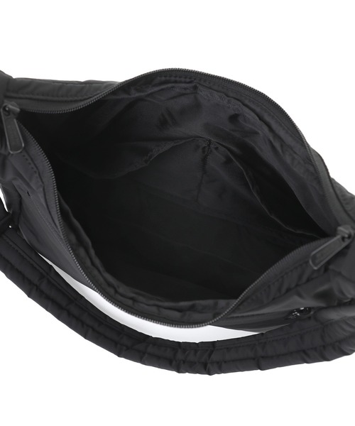 Manhattan Portage（マンハッタンポーテージ）の「Allerton Shoulder Bag Padded Polyester Poplin（ショルダーバッグ・レディース・ブラック・X-SMALL）」の3枚目の写真