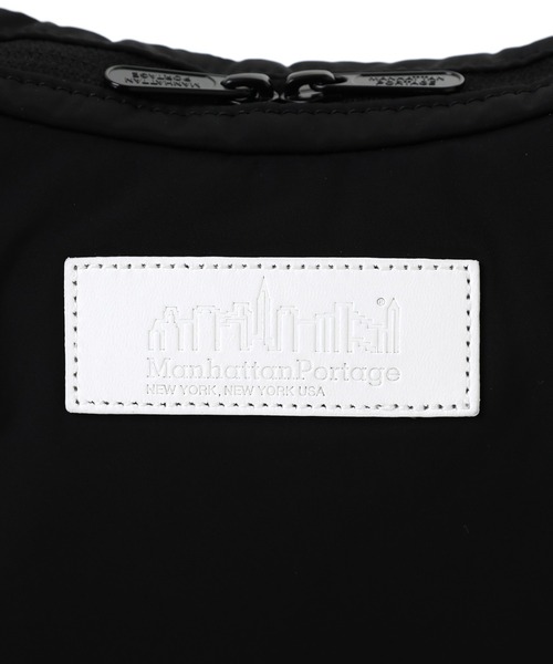 Manhattan Portage（マンハッタンポーテージ）の「Allerton Shoulder Bag Padded Polyester Poplin（ショルダーバッグ・レディース・ブラック・X-SMALL）」の2枚目の写真