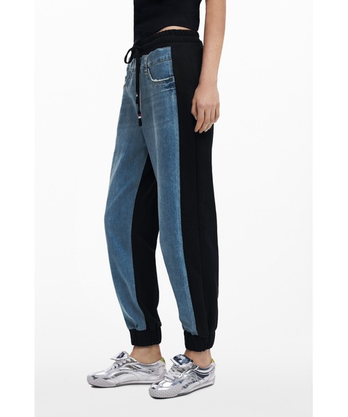 Desigual(デシグアル)の「ハイブリッドデニム ジョガーパンツ25S(その他パンツ・レディース・ブラック×ブルー・S/M/L/XL/XS)」の2枚目の写真