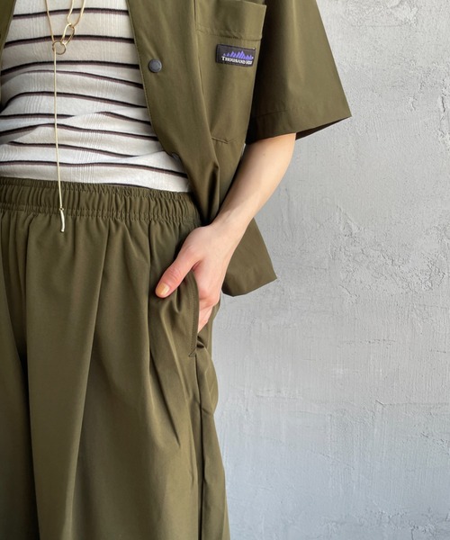 THOUSAND MILE（サウザンドマイル）の「[THOUSAND MILE/サウザンド マイル] 別注 サマーバケーション ワイドパンツセットアップ（セットアップ・レディース・ネイビー/オリーブ/チャコールグレー/ブラック・F）」の20枚目の写真