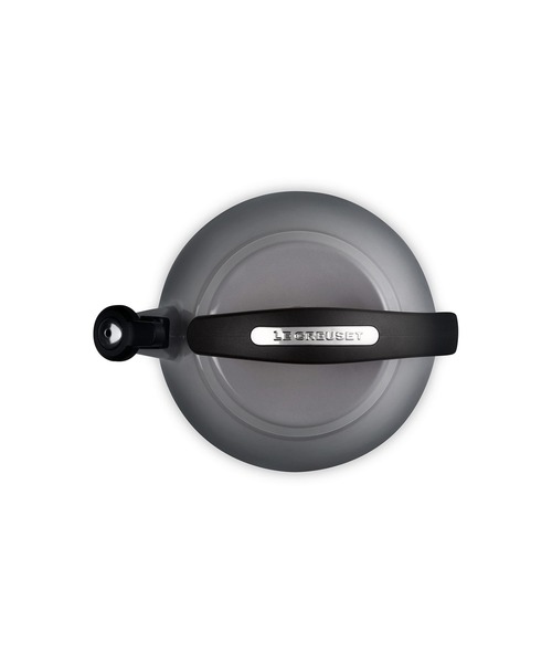 Le Creuset(ルクルーゼ)の「クロシェ・ケトル(キッチンツール・レディース・クリーム/グレー系その他/ブルー系その他/チェリーレッド・ONE SIZE)」の15枚目の写真