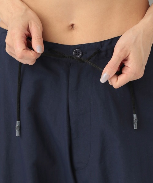 e/rm（イーアールエム）の「【e/rm・コラボ】AOR＊e/rm ナイロンパンツ（その他パンツ・レディース・ライトベージュ/ネイビー・FREE）」の16枚目の写真