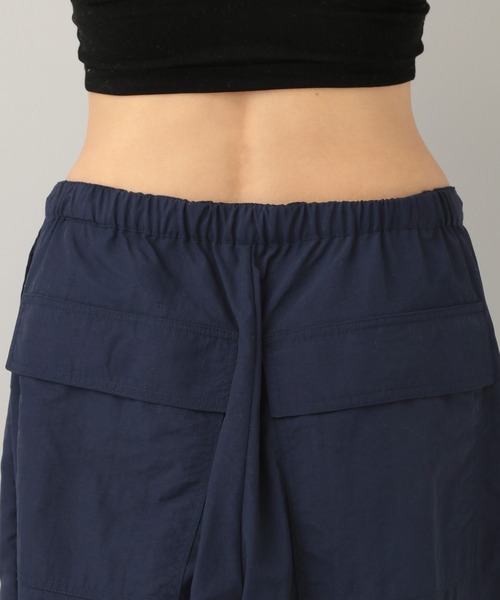 e/rm（イーアールエム）の「【e/rm・コラボ】AOR＊e/rm ナイロンパンツ（その他パンツ・レディース・ライトベージュ/ネイビー・FREE）」の15枚目の写真