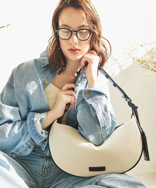 Ungrid(アングリッド)の「【Ungrid/アングリッド】リネンキャンバスコンビ カードケース付ショルダーバッグ(ショルダーバッグ・レディース・キャメル/アイボリー/ブラック・FREE)」の5枚目の写真