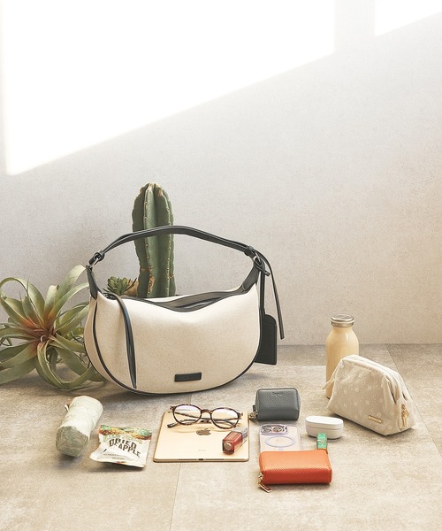 Ungrid(アングリッド)の「【Ungrid/アングリッド】リネンキャンバスコンビ カードケース付ショルダーバッグ(ショルダーバッグ・レディース・キャメル/アイボリー/ブラック・FREE)」の8枚目の写真