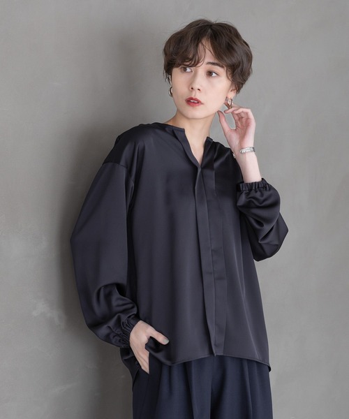 Elura（エルーラ）の「シルクライクブラウス/320164（シャツ/ブラウス・レディース・ネイビー/ホワイト/ブラウン系その他2・MEDIUM/LARGE）」の3枚目の写真