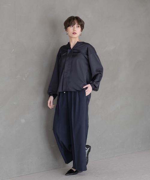 Elura（エルーラ）の「シルクライクブラウス/320164（シャツ/ブラウス・レディース・ネイビー/ホワイト/ブラウン系その他2・MEDIUM/LARGE）」の21枚目の写真