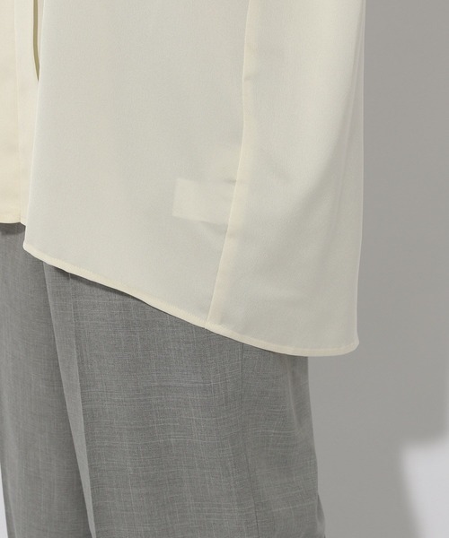 Elura（エルーラ）の「シルクライクブラウス/320164（シャツ/ブラウス・レディース・ネイビー/ホワイト/ブラウン系その他2・MEDIUM/LARGE）」の9枚目の写真