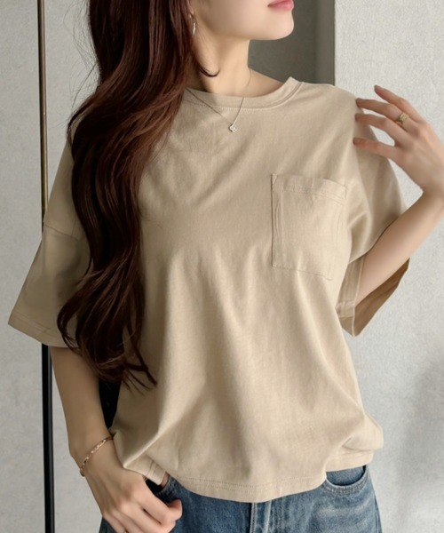 TREOVER（トレオーバー）の「【コットン100%】ポケット付きTシャツ ラウンドヘム カラバリ豊富（Tシャツ/カットソー・レディース・パープル/モカ/ベージュ/ライトグリーン/ブラウン/サーモンピンク/ブルー/チャコールグレー/オフホワイト/アイボリー/ブラック・FREE）」の7枚目の写真