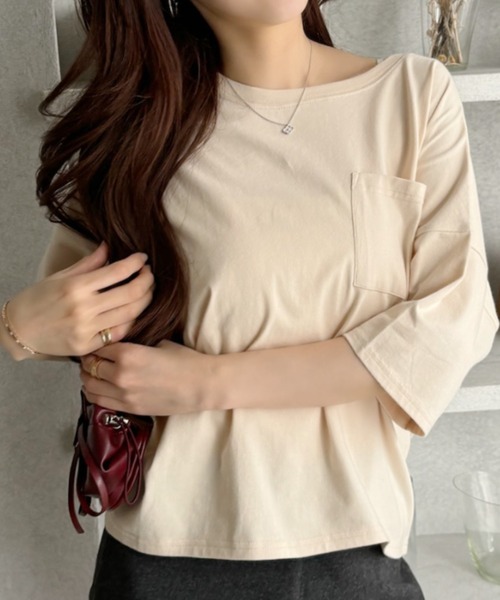 TREOVER（トレオーバー）の「【コットン100%】ポケット付きTシャツ ラウンドヘム カラバリ豊富（Tシャツ/カットソー・レディース・パープル/モカ/ベージュ/ライトグリーン/ブラウン/サーモンピンク/ブルー/チャコールグレー/オフホワイト/アイボリー/ブラック・FREE）」の2枚目の写真