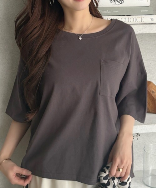 TREOVER（トレオーバー）の「【コットン100%】ポケット付きTシャツ ラウンドヘム カラバリ豊富（Tシャツ/カットソー・レディース・パープル/モカ/ベージュ/ライトグリーン/ブラウン/サーモンピンク/ブルー/チャコールグレー/オフホワイト/アイボリー/ブラック・FREE）」の19枚目の写真