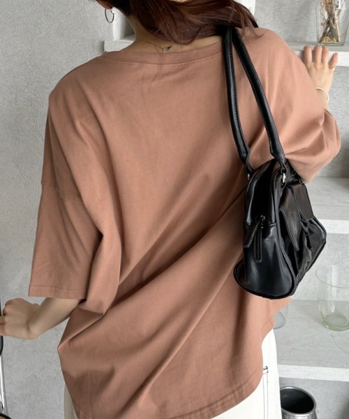 TREOVER（トレオーバー）の「【コットン100%】ポケット付きTシャツ ラウンドヘム カラバリ豊富（Tシャツ/カットソー・レディース・パープル/モカ/ベージュ/ライトグリーン/ブラウン/サーモンピンク/ブルー/チャコールグレー/オフホワイト/アイボリー/ブラック・FREE）」の21枚目の写真