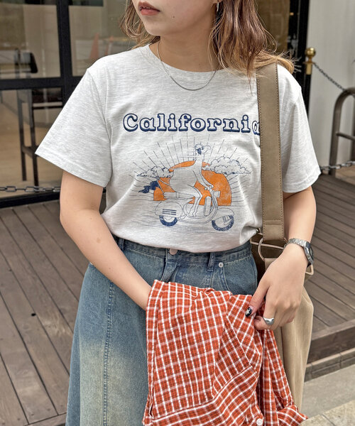 CPCM（シーピーシーエム）の「スーベニアTシャツ（Tシャツ/カットソー・レディース・グレー/チャコールグレー/ホワイト/ネイビー・FREE）」の3枚目の写真