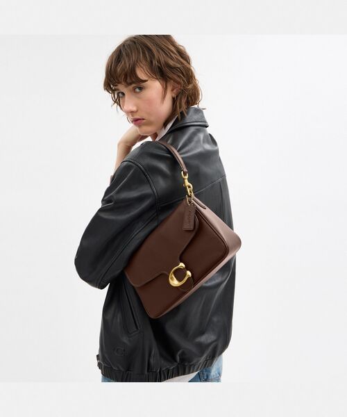 COACH（コーチ）の「ソフト タビー ショルダー バッグ（ショルダーバッグ・レディース・ブラウン系その他・ONE）」の9枚目の写真