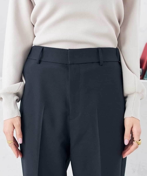 a.v.v（アーヴェヴェ）の「【洗える/ストレッチ/UVカット】麻調ストレッチテーパードパンツ（スーツパンツ・レディース・グレー/ネイビー/ベージュ・38/40/34/36/42）」の10枚目の写真