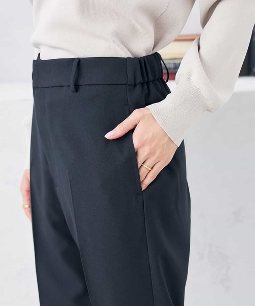 a.v.v（アーヴェヴェ）の「【洗える/ストレッチ/UVカット】麻調ストレッチテーパードパンツ（スーツパンツ・レディース・グレー/ネイビー/ベージュ・38/40/34/36/42）」の8枚目の写真