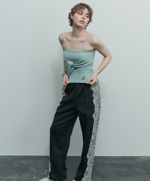 uyu.（ウユ）の「フロントリボンオフショルビスチェ【uyu./ウユ】（チューブトップ・レディース・アイボリー/グレー・FREE）」の20枚目の写真