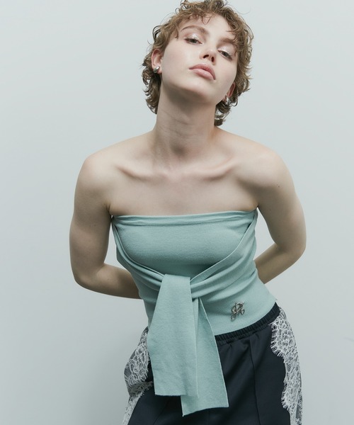 uyu.（ウユ）の「フロントリボンオフショルビスチェ【uyu./ウユ】（チューブトップ・レディース・アイボリー/グレー・FREE）」の17枚目の写真