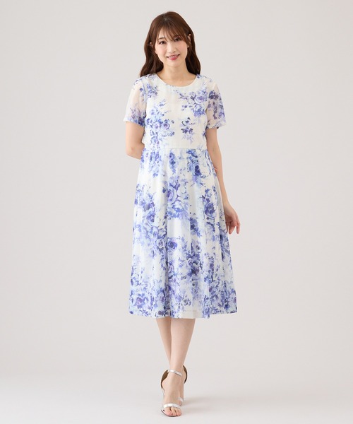 Rose Tiara（ローズティアラ）の「ローズプリントワンピース（ワンピース・レディース・オフホワイト/ブラック・46/42/40/38）」の7枚目の写真