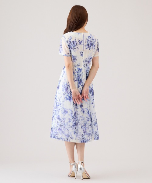 Rose Tiara（ローズティアラ）の「ローズプリントワンピース（ワンピース・レディース・オフホワイト/ブラック・46/42/40/38）」の10枚目の写真