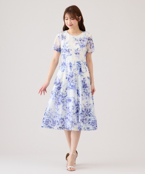 Rose Tiara（ローズティアラ）の「ローズプリントワンピース（ワンピース・レディース・オフホワイト/ブラック・46/42/40/38）」の8枚目の写真