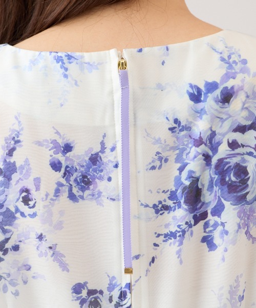 Rose Tiara（ローズティアラ）の「ローズプリントワンピース（ワンピース・レディース・オフホワイト/ブラック・46/42/40/38）」の20枚目の写真