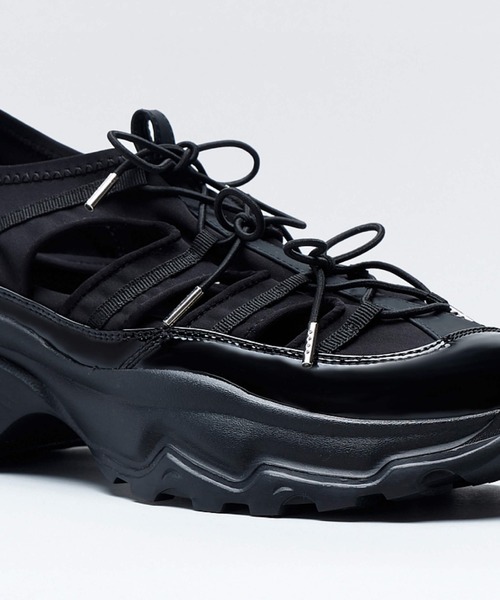 Lucida(ルシーダ)の「Zosma/ダブルリボンストレッチ厚底スニーカー(サンダル・レディース・ブラック/ホワイト/ベージュ・35/36/37/38/39)」の6枚目の写真