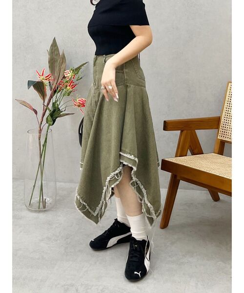 EVRIS（エヴリス）の「ランダムヘムミディーデニムスカート（デニムスカート・レディース・カーキ/ブルー・MEDIUM/SMALL）」の6枚目の写真