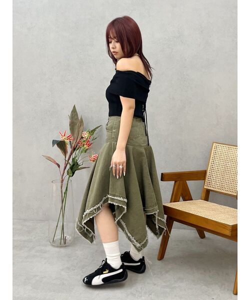 EVRIS（エヴリス）の「ランダムヘムミディーデニムスカート（デニムスカート・レディース・カーキ/ブルー・MEDIUM/SMALL）」の7枚目の写真