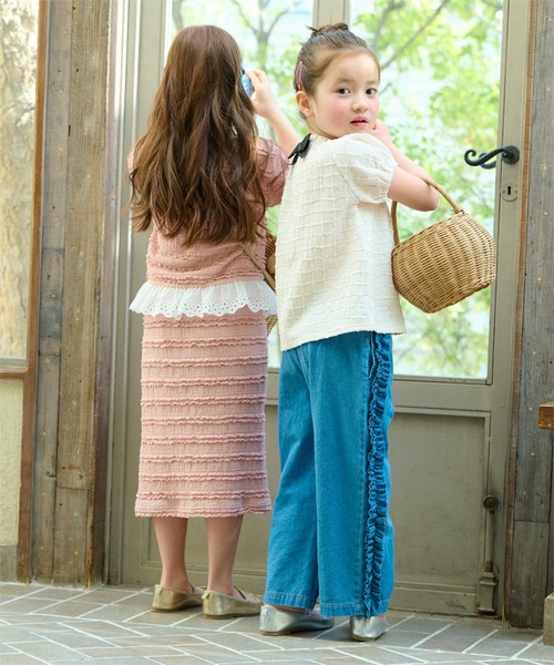 ever closet(エバークローゼット)の「フリルが主役 デニムパンツ(デニムパンツ・キッズ・ブラック/ブルー/サックスブルー・90cm/100cm/110cm/120cm/130cm/140cm/150cm)」の12枚目の写真