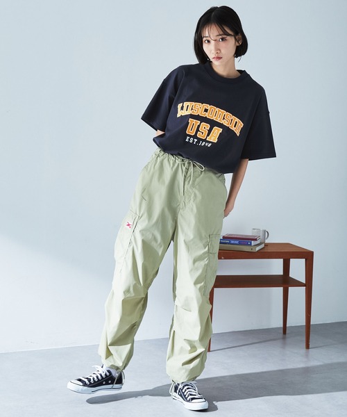 MONO-MART(モノマート)の「ヴィンテージ加工カレッジロゴプリントオーバーサイズ半袖Tシャツ(Tシャツ/カットソー・レディース・オフホワイト/杢グレー/ホワイト系/ブラック/スミクロ/ネイビー/ブラック系/ピンク・FREE)」の13枚目の写真