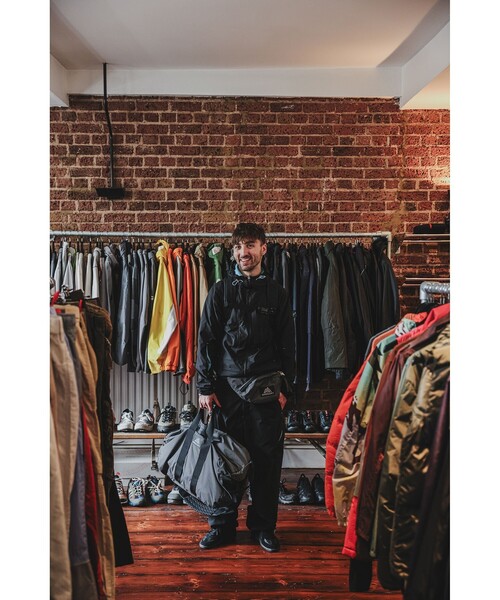 GREGORY（グレゴリー）の「【別注】GREGORY / DUFFEL BAG M RIPSTOP（ボディバッグ/ウエストポーチ・メンズ・ブラック・ONE SIZE）」の2枚目の写真