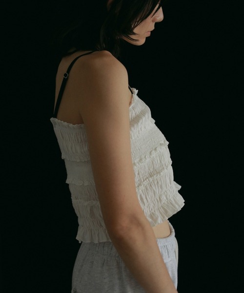 anuke（アンヌーク）の「Velourstrap Frill Camisole（キャミソール・レディース・ホワイト/マルチ/ブラック・FREE）」の11枚目の写真