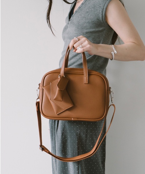 DRWCYS(ドロシーズ)の「マルチウェイケース付きバック(ショルダーバッグ・レディース・キャメル/ベージュ・FREE)」の4枚目の写真