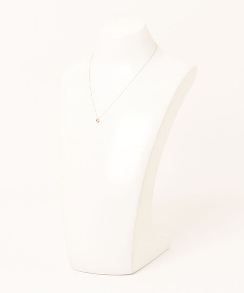 ESTELLE（エステール）の「K18 イエローゴールド ダイヤモンド しずく ネックレス ESTELLE/エステール WEB限定（ネックレス・レディース・イエローゴールド・40cm）」の4枚目の写真