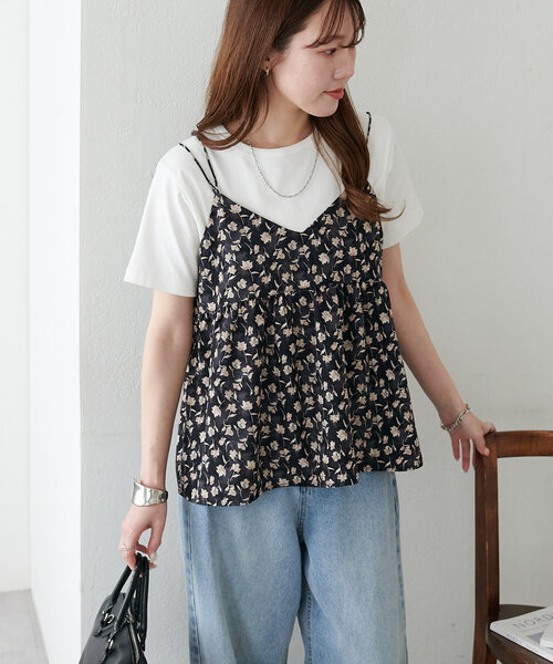 DISCOAT(ディスコート)の「花柄Vネックキャミ(キャミソール・レディース・ブラック/ベージュ・FREE)」の5枚目の写真