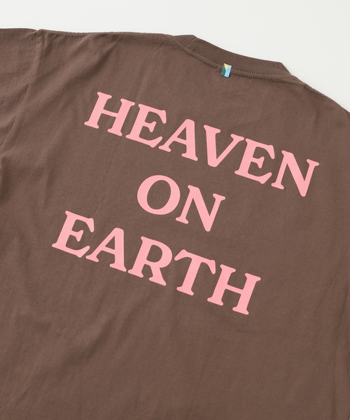 WISM（ウィズム）の「GARDENS＆SEEDS / ガーデンズアンドシーズ HEAVEN ON EARTH TEE（Tシャツ/カットソー・メンズ・ブラウン/カーキ・X-LARGE/MEDIUM/LARGE）」の5枚目の写真