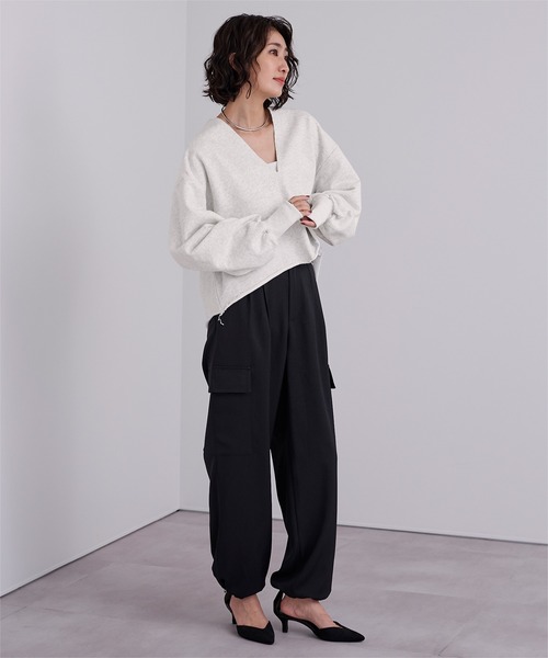 UR'S(ユアーズ)の「深Vネックスウェットプルオーバー(Tシャツ/カットソー・レディース・チャコール/オートミール/ブラック・L/M)」の12枚目の写真