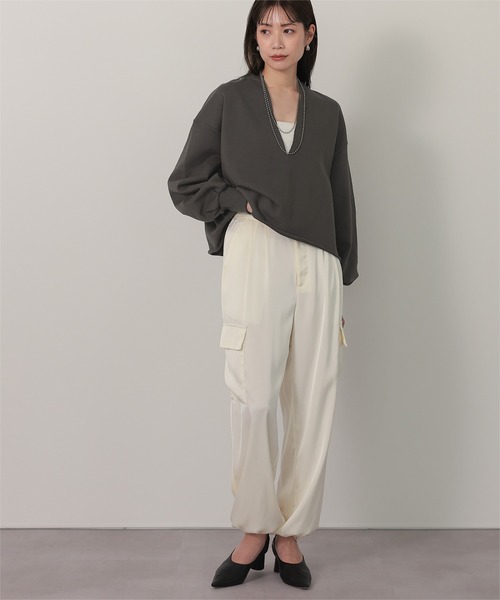 UR'S(ユアーズ)の「深Vネックスウェットプルオーバー(Tシャツ/カットソー・レディース・チャコール/オートミール/ブラック・L/M)」の18枚目の写真