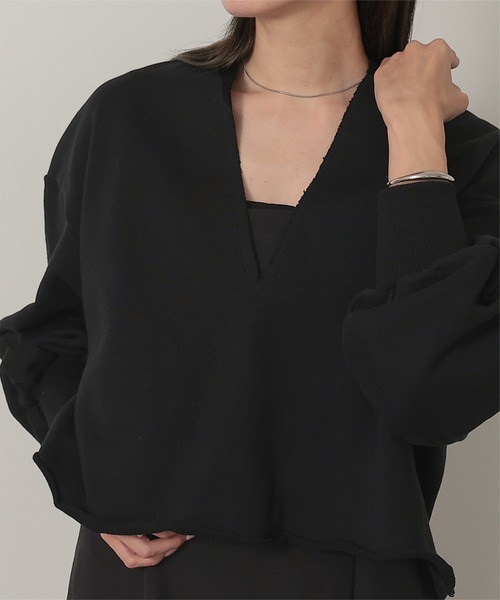 UR'S(ユアーズ)の「深Vネックスウェットプルオーバー(Tシャツ/カットソー・レディース・チャコール/オートミール/ブラック・L/M)」の13枚目の写真