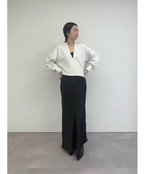 UR'S(ユアーズ)の「深Vネックスウェットプルオーバー(Tシャツ/カットソー・レディース・チャコール/オートミール/ブラック・L/M)」の16枚目の写真