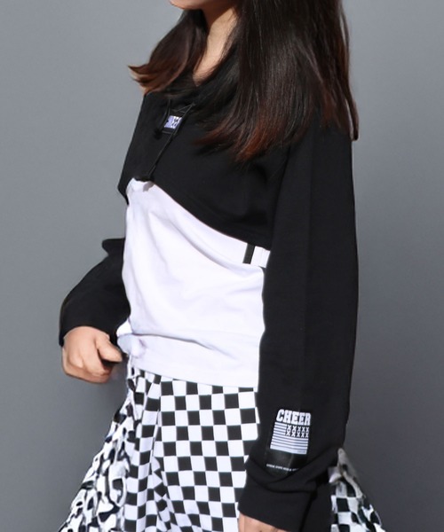 CHEER(チアー)の「CHEERショート丈パーカー(パーカー・レディース・ホワイト/ブラック・S/M/L)」の6枚目の写真